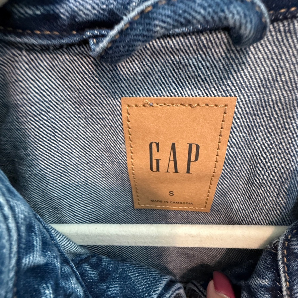 GAP Womens Medium Wash Denim Trucker Jacket Blue 100% Cotton Size S NWT - Picture 3 of 7